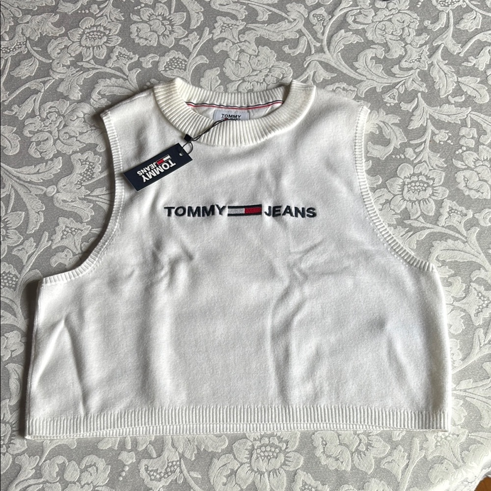 Tommy Hilfiger White Tank Top Athletic-Inspired Design